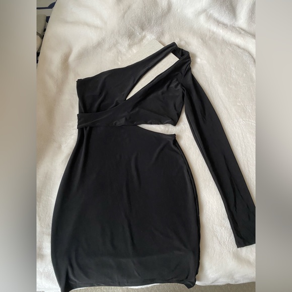 Black 1 shoulder dress - Picture 2 of 3
